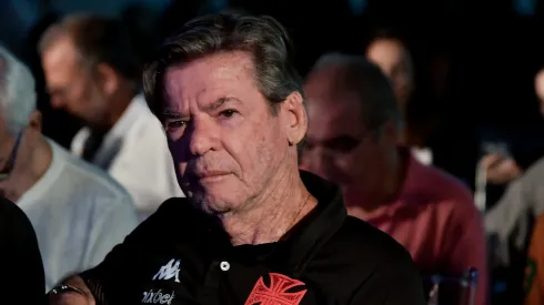Jorge Salgado presidente do Vasco na inauguração da estatua do ex-jogador Roberto Dinamite, durante evento realizado no estádio de São Januário. A peça em bronze é uma homenagem ao ex-jogador que é ídolo da torcida do Vasco Foto: Thiago Ribeiro/AGIF