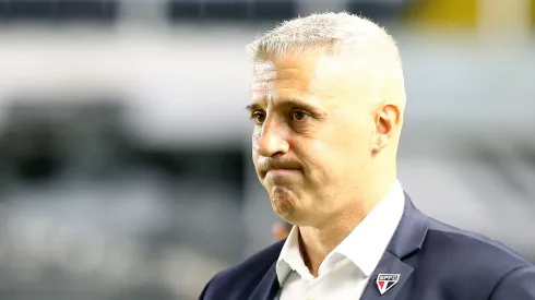 Hernán Crespo técnico do São Paulo durante partida contra o Internacional no estádio Vila Belmiro pelo campeonato Brasileiro A 2025. Foto: Mauricio De Souza/AGIF