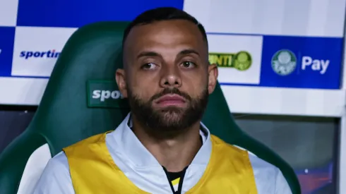 Guilherme jogador do Santos durante partida contra o Palmeiras no estádio Arena Allianz Parque pelo campeonato Brasileiro A 2025. Foto: Fabio Giannelli/AGIF