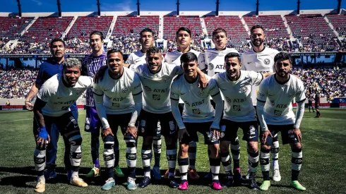 Las Águilas posaron junto al ex delantero Chava Cabañas
