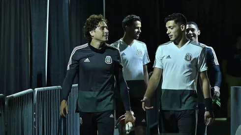 Raúl Jiménez y Guillermo Ochoa fueron pésimamente tratados en el Estadio Azteca
