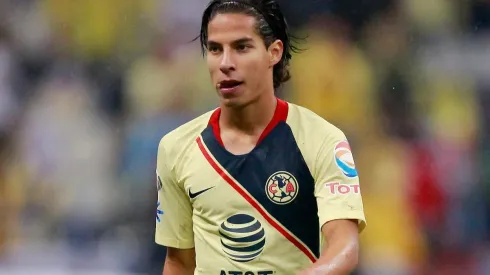 Lainez fue convocado a la selección por primera vez con solo 18 años.
