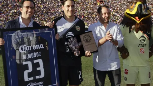 Moisés Muñoz le dijo adiós al fútbol en Los Ángeles.
