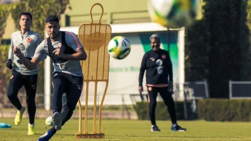 América entrenó este domingo en el CAR.
