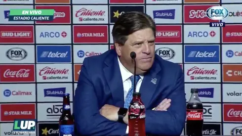 Miguel Herrera en conferencia de prensa.
