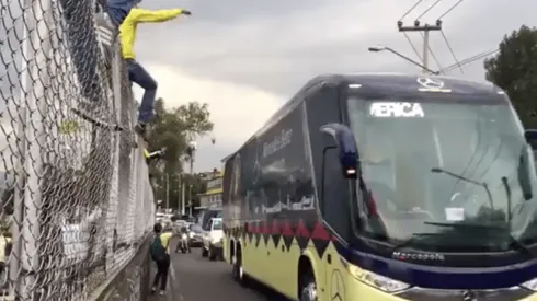 América llegando al Estadio Azteca.
