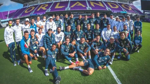 América reconoce el Estadio y se toma la foto grupal