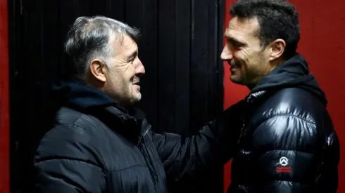 Gerardo Martino se mostró en el Estadio de Newell's con Lionel Scaloni y estallaron las críticas.
