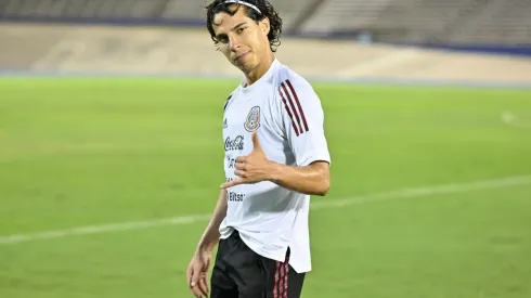 Diego Lainez ya está en Portugal.
