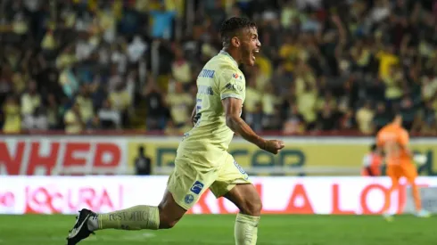 Jonathan Dos Santos gritó con mucha felicidad el gol.
