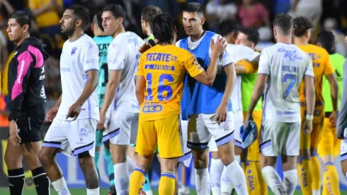 Mauro y Diego Lainez se vieron las caras en el juego de Tigres vs FC Juárez.
