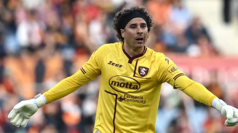 El salario de Guillermo Ochoa tras su renovación con Salernitana