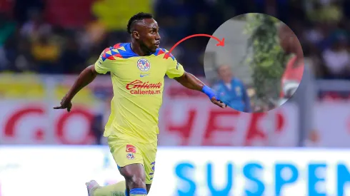 El ariete de 26 años recibió la visita de una leyenda del club.
