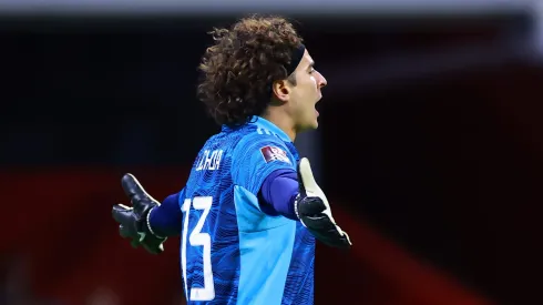 Guillermo Ochoa podría ir a la banca contra Uzbekistán.
