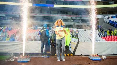 Kheira Hamraoui fue presentada en el Estadio Azteca.
