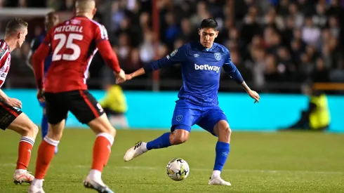 Edson Álvarez hizo su debut en la Carabao Cup
