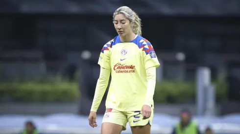 Jocelyn Orejel fue operada de la rodilla. 
