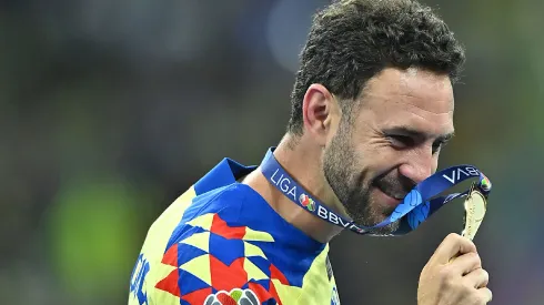 Layún le responde a Gignac.
