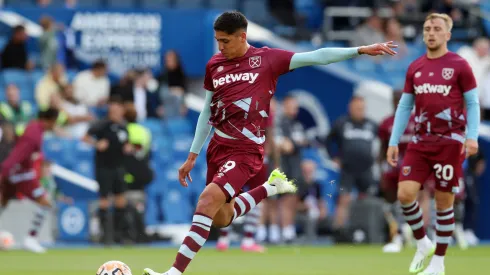 Edson Álvarez no jugó contra Sheffield United
