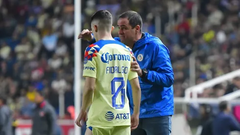 Fidalgo salió de cambio ante la Máquina.
