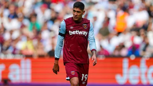 Edson Álvarez no estuvo ni en la banca en la derrota de los Hammers en Alemania.
