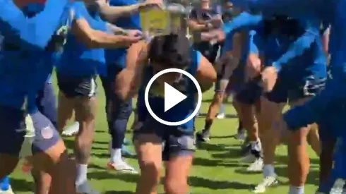 América festeja el cumpleaños de Santiago Naveda.
