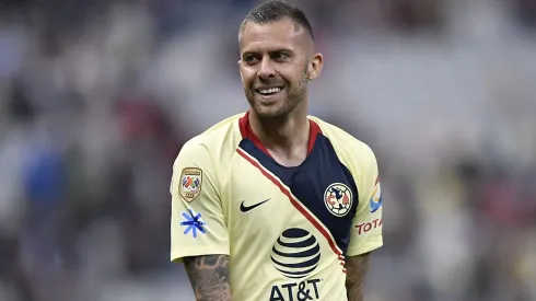 Menez vuelve a México.
