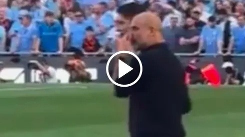 Edson Álvarez y Pep Guardiola platicaron en el Etihad Stadium
