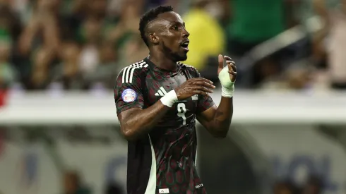 Julián Quiñones, jugador de América, en el partido entre México y Jamaica.
