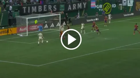 Jonathan Rodríguez falló un gol cantado con el Portland Timbers
