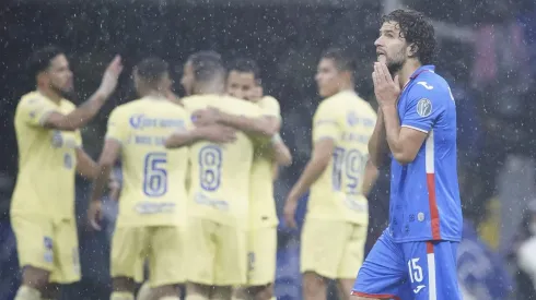 Aficionados del América invaden las redes sociales de Cruz Azul por un recuerdo.
