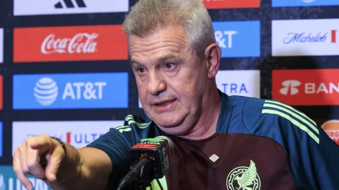 Javier Aguirre toma sus primeras decisiones.
