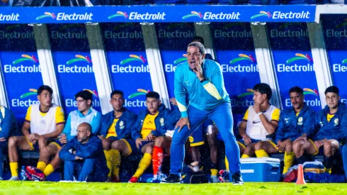 André Jardine define a la defensa que usará en el Clásico Nacional
