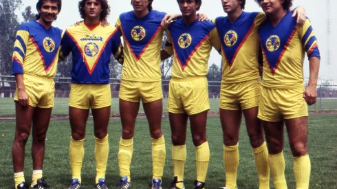 La anécdota de tres leyendas del América que golpearon a 10 aficionados de Chivas