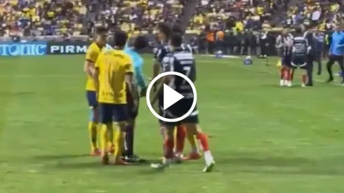 América reclamó al árbitro tras el gol de Monterrey
