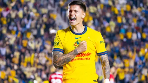 Brian Rodríguez inmortalizó el tricampeonato.
