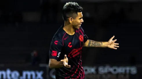 América se fija en Efraín Álvarez.
