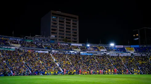 Una falla eléctrica obligó a suspender el partido de forma temporal
