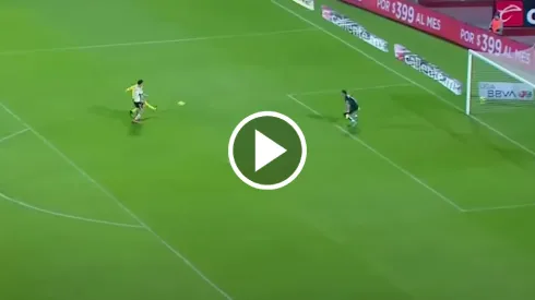 Brian Rodríguez se perdió un gol claro.
