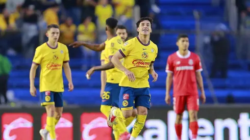Alejandro Zendejas sigue rompiéndola en grande.
