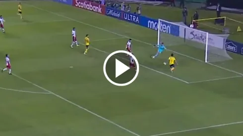 Zendejas sentenció a Chivas con gol y festejo y puso el 3-0
