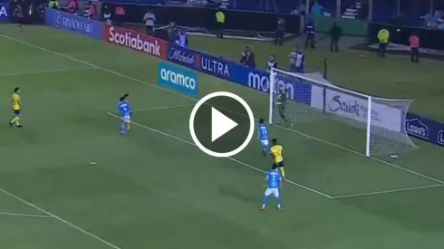 Malagón salvó al América en el momento justo.
