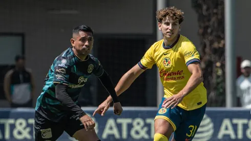 El central chileno por fin jugó nuevamente un partido.

