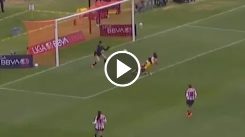 Saldívar lo hizo de nuevo a las Chivas.
