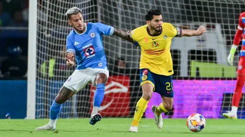 Henry Martín en la ida de las semifinales del Torneo Clausura 2025 de la Liga MX frente a Cruz Azul.
