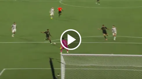 Denis Bouanga se despide del Mundial de Clubes con golazo.
