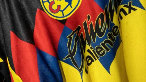 Adidas regala la nueva playera del América.
