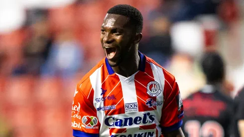 América sigue presionando por un último refuerzo.

