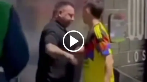 Mohamed se tomó un momento con Fidalgo.
