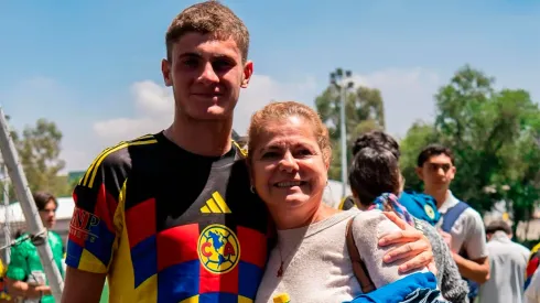 Así vive una madre que su hijo persiga sus sueños.
